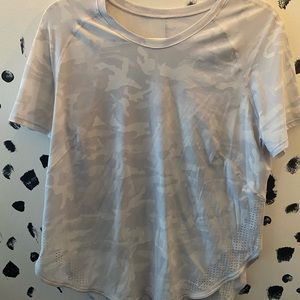 Lightweight stretch run short sleeve shirt